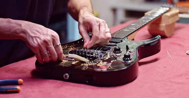 How to fix a guitar string